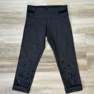 lululemon Athletica Yoga Crow Flower Grip Crop, size 6